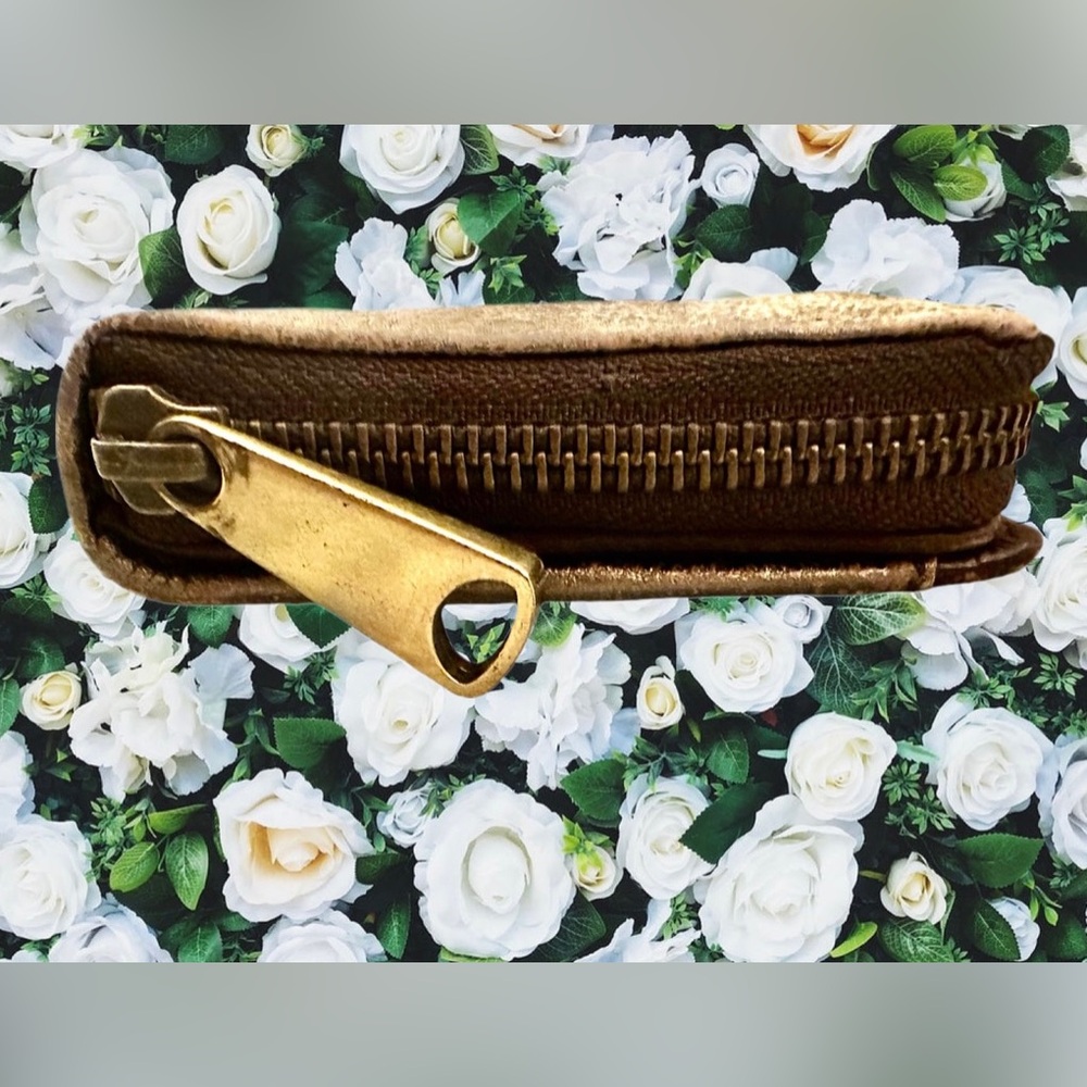 Fossil Brown & Gold Patterned Leather Zip Around Vintage Wallet - Picture 8 of 13